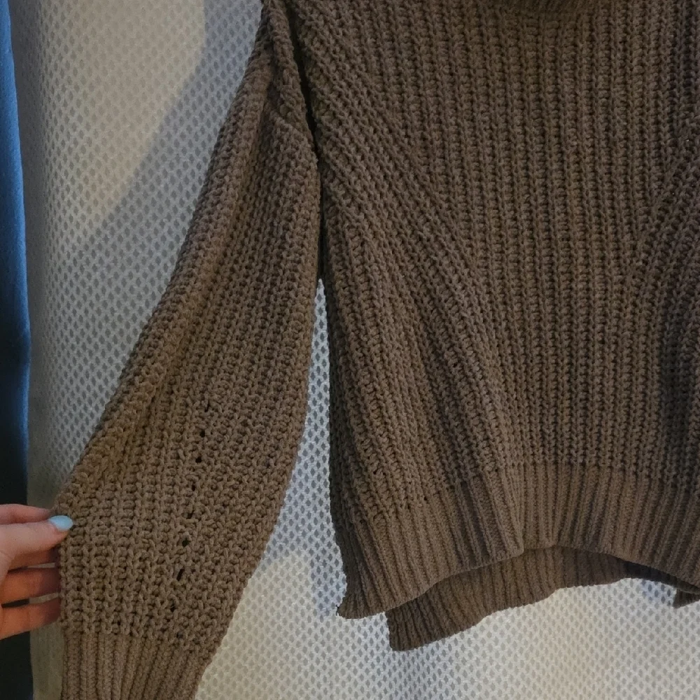 Women's Knit Sweater - Picture 3 of 7